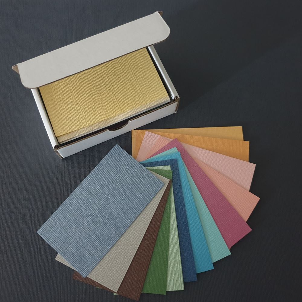 Textured cardstock 216 gsm colour swatch (72 + 17 pearl colours) Textured cardstock 216 gsm colour swatch (72 + 17 pearl colours)